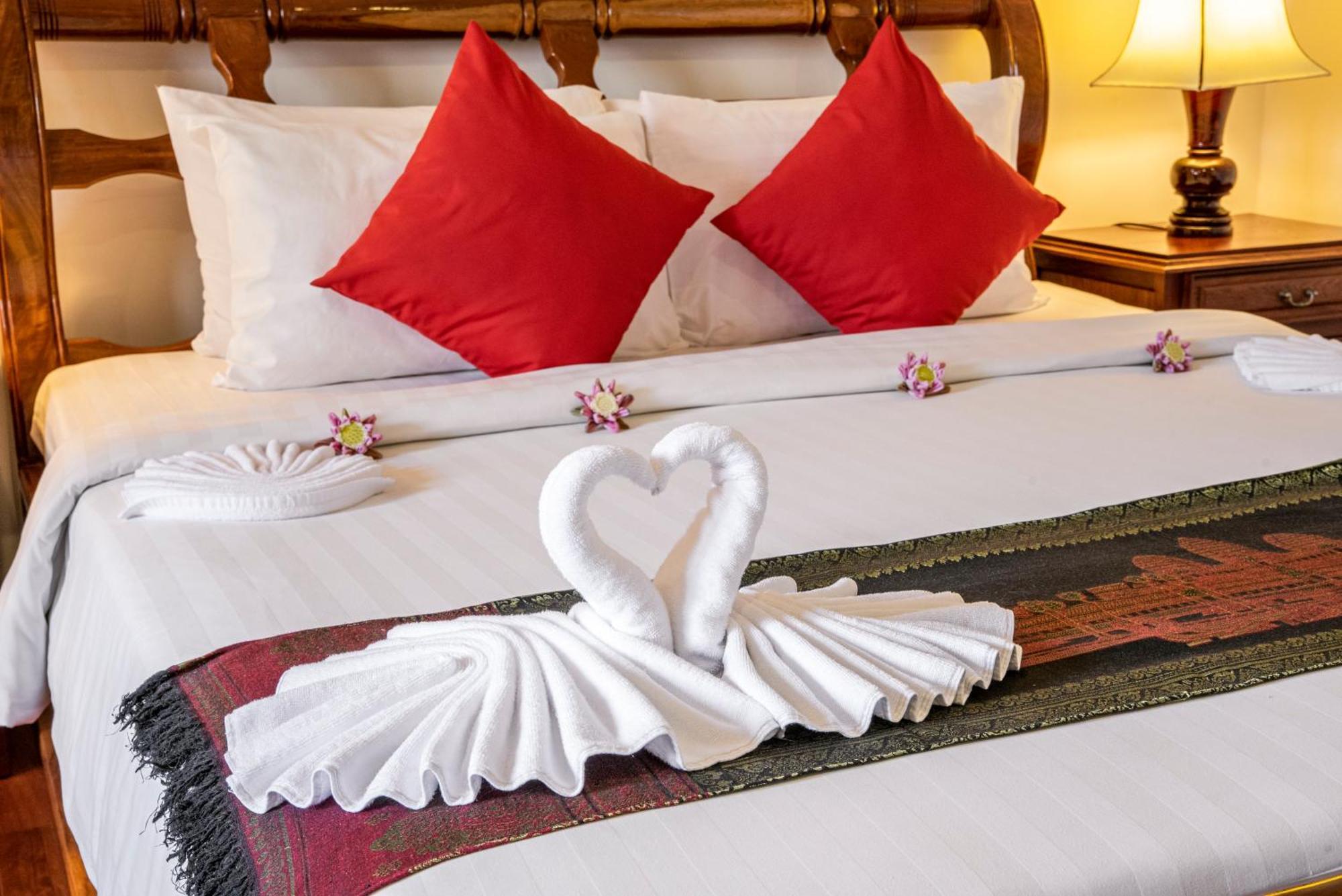 Royal Crown & Hotel Siem Reap