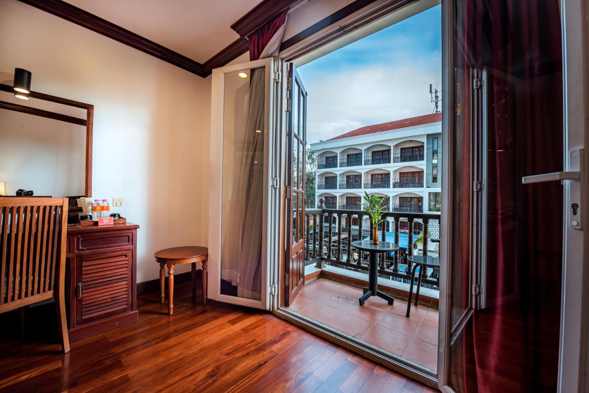 Royal Crown & 5* Siem Reap