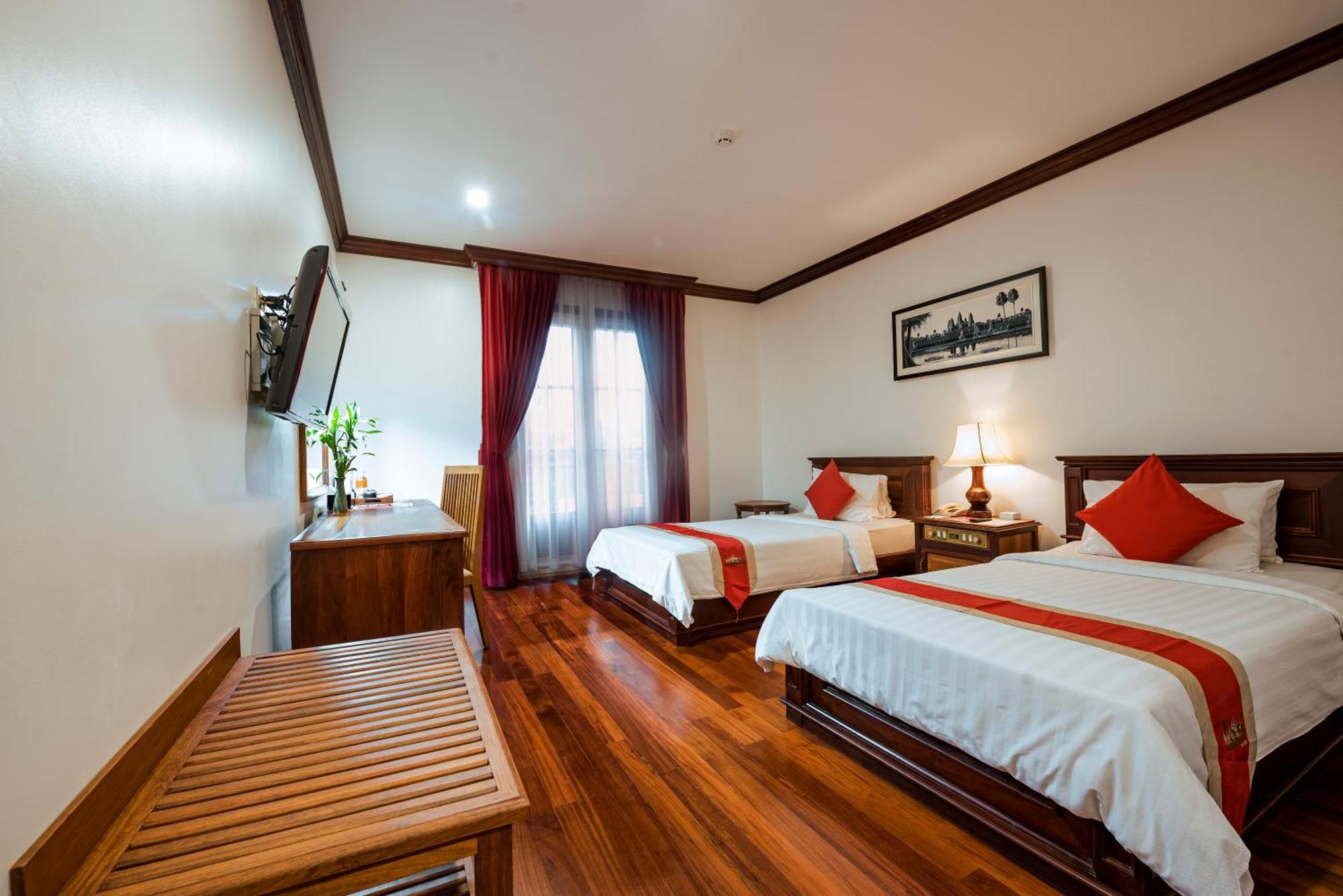 Hotel Royal Crown &