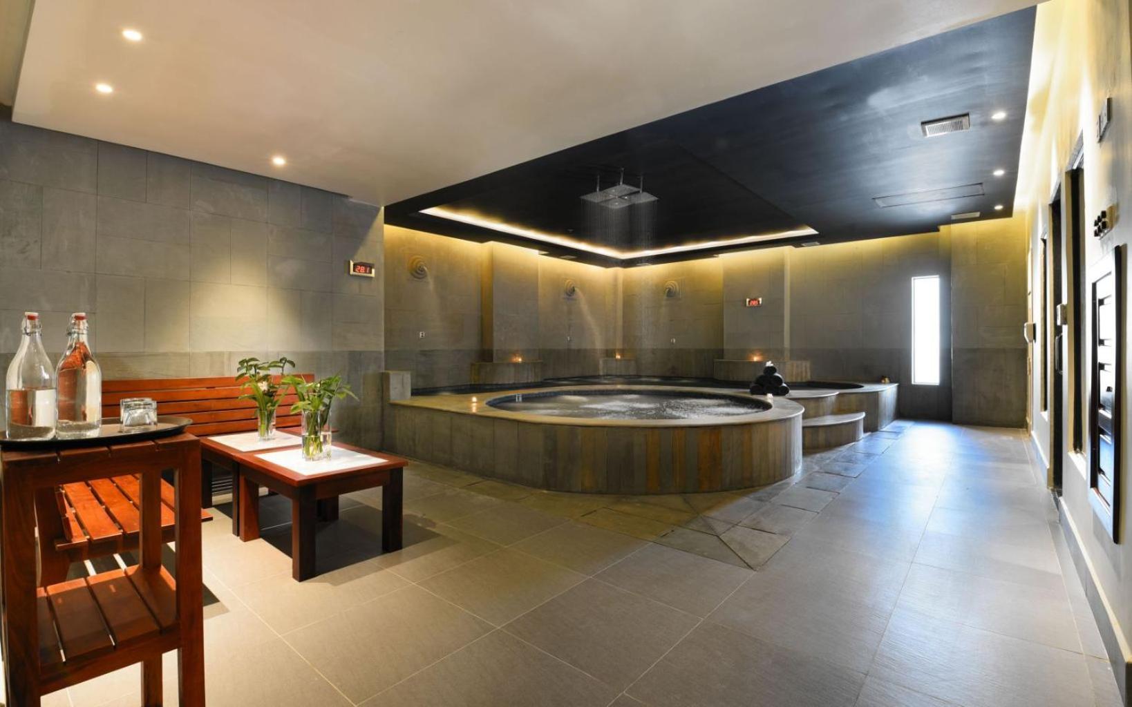Hotel The Royal Family By Memoire Palace &