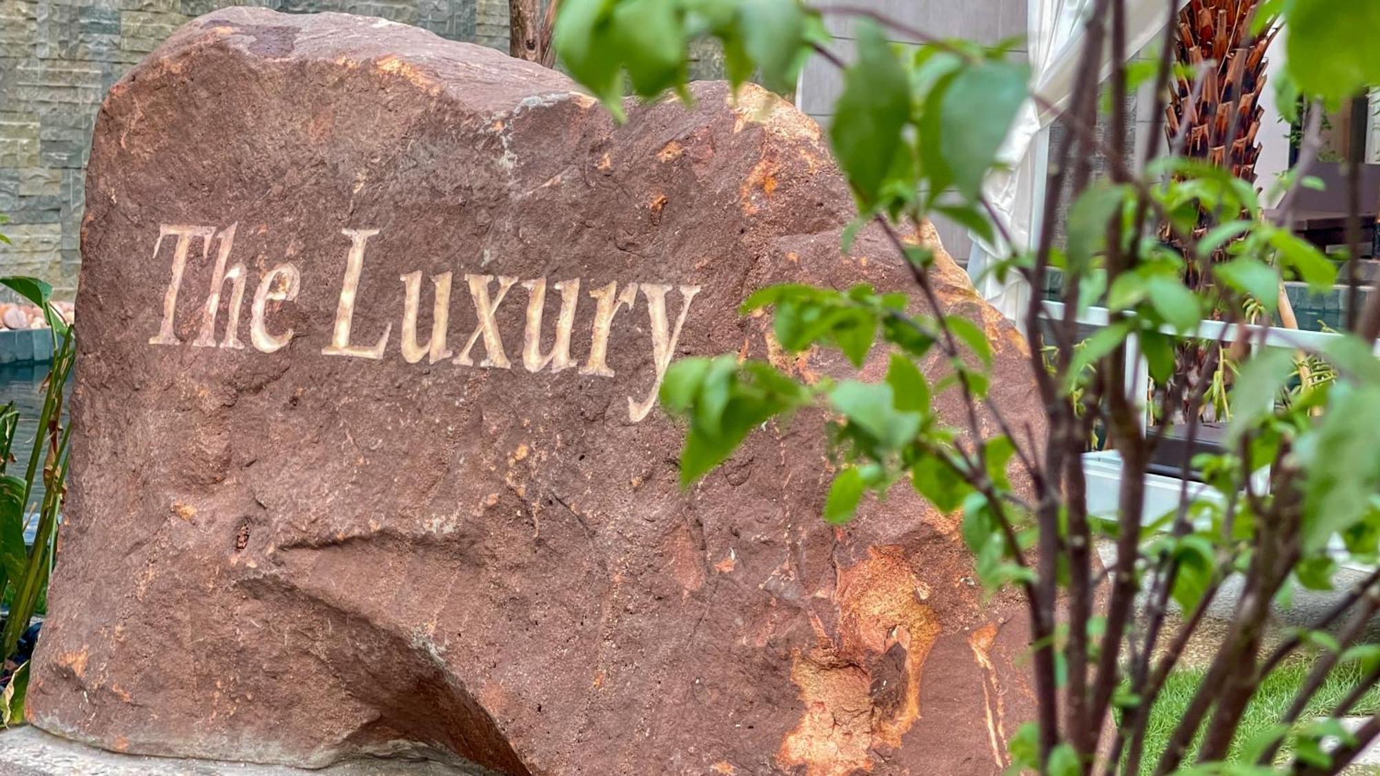 Hotel The Luxury