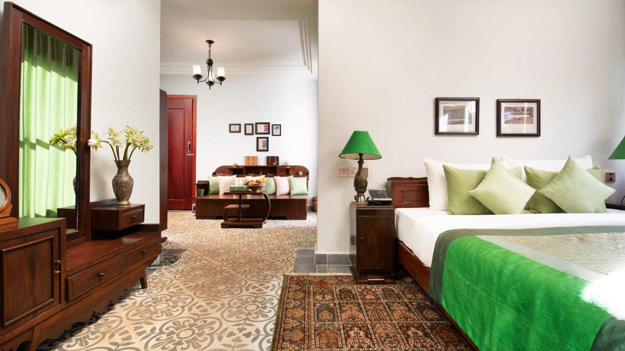 Mane History Lovers Hotel 5*