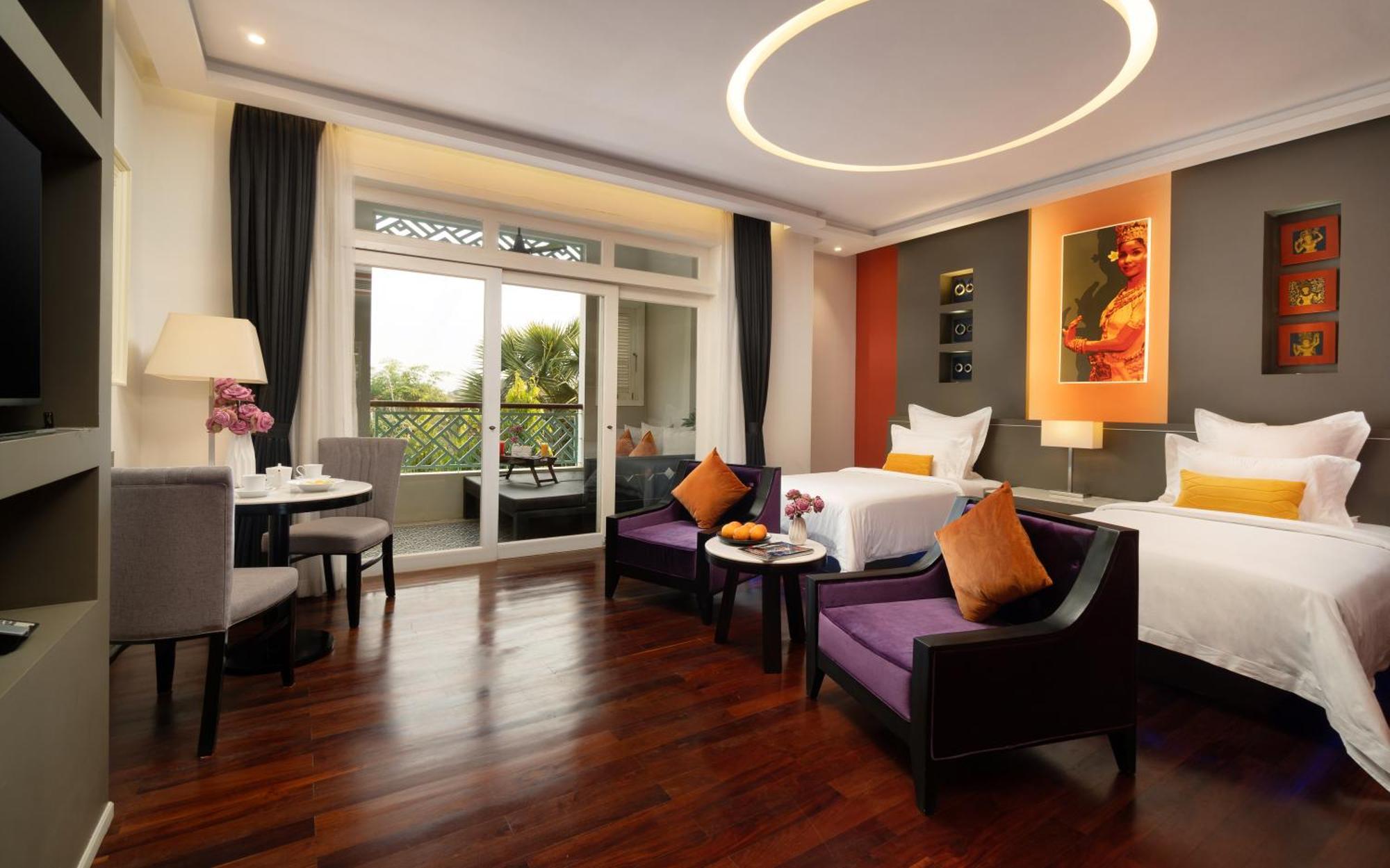 The Royal Family By Memoire Palace & Siem Reap