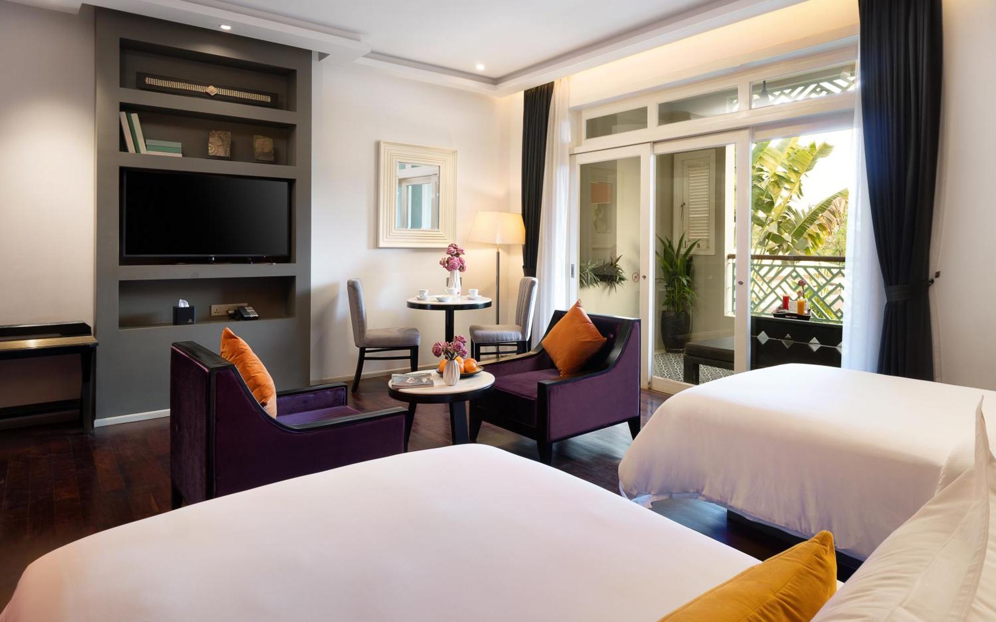 The Royal Family By Memoire Palace & Hotel