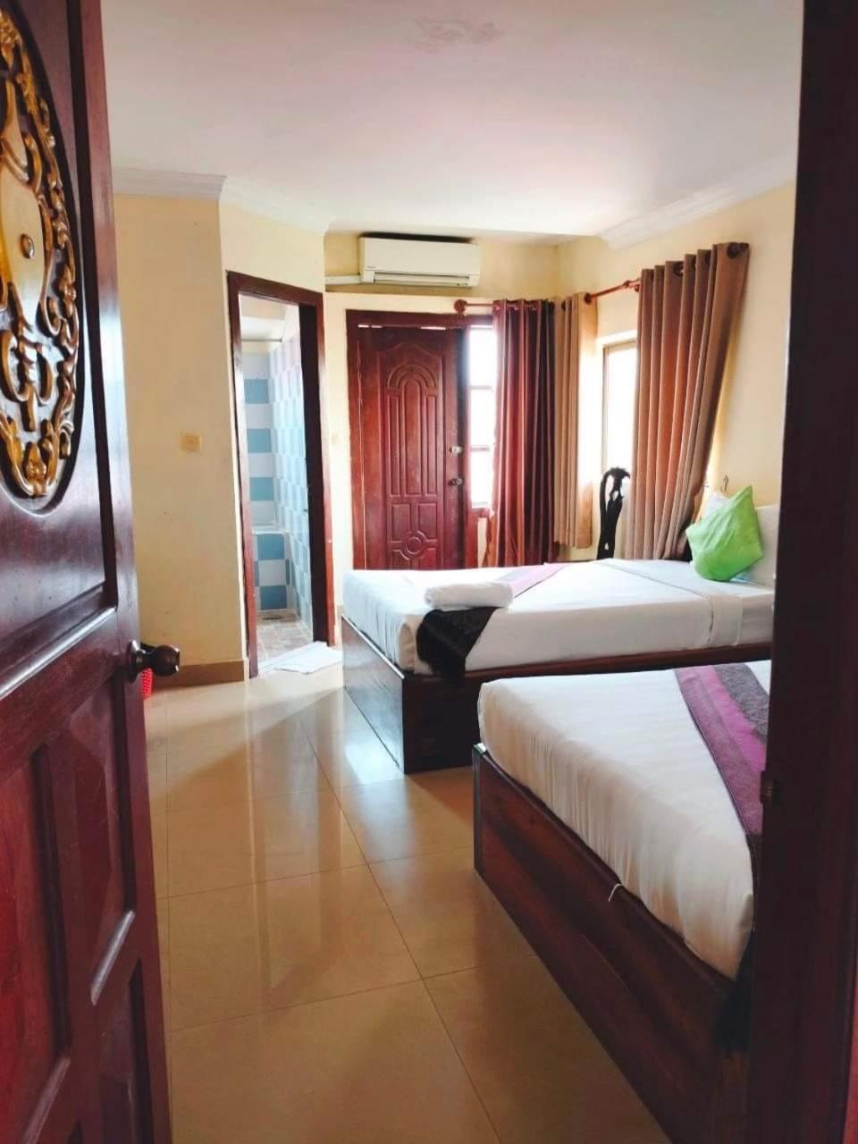 Town Hotel 3*