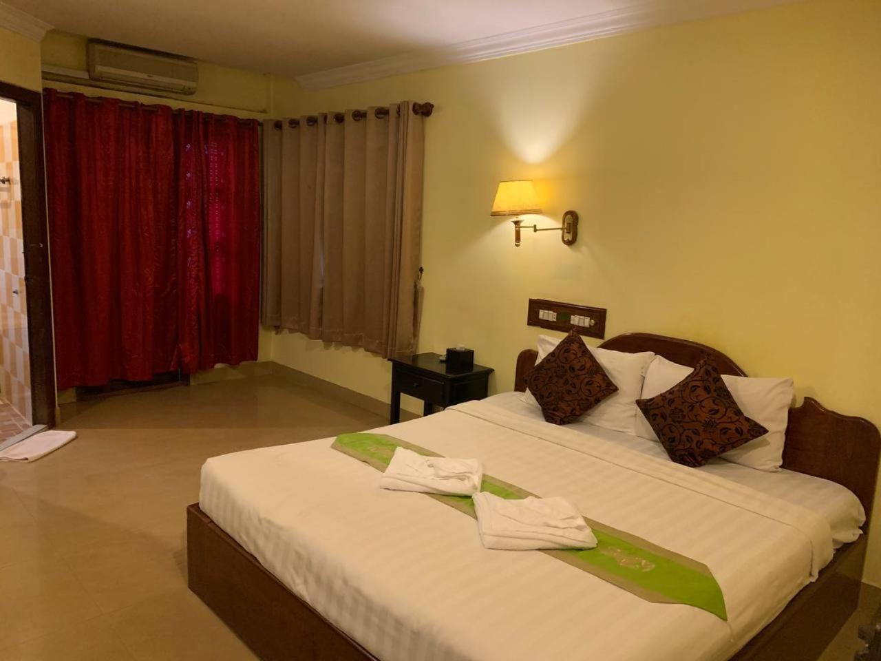 Town Hotel