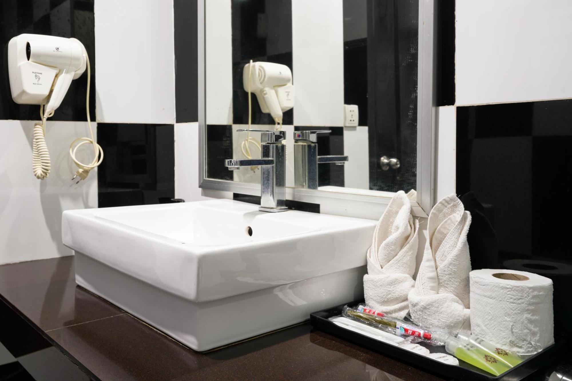 Tan Sokchea Boutique 4*