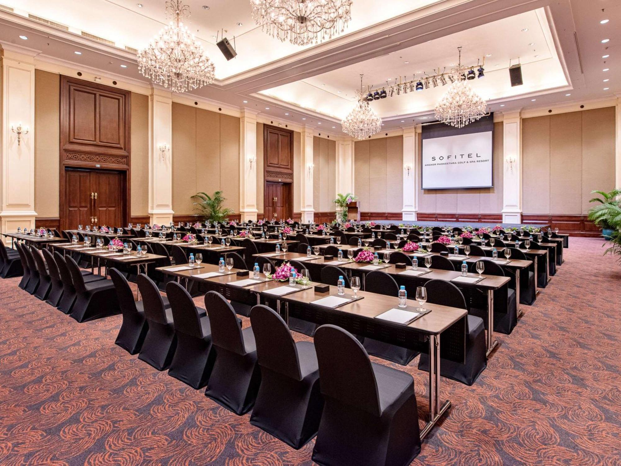 Sofitel Angkor Phokeethra Golf & Khách sạn 5*