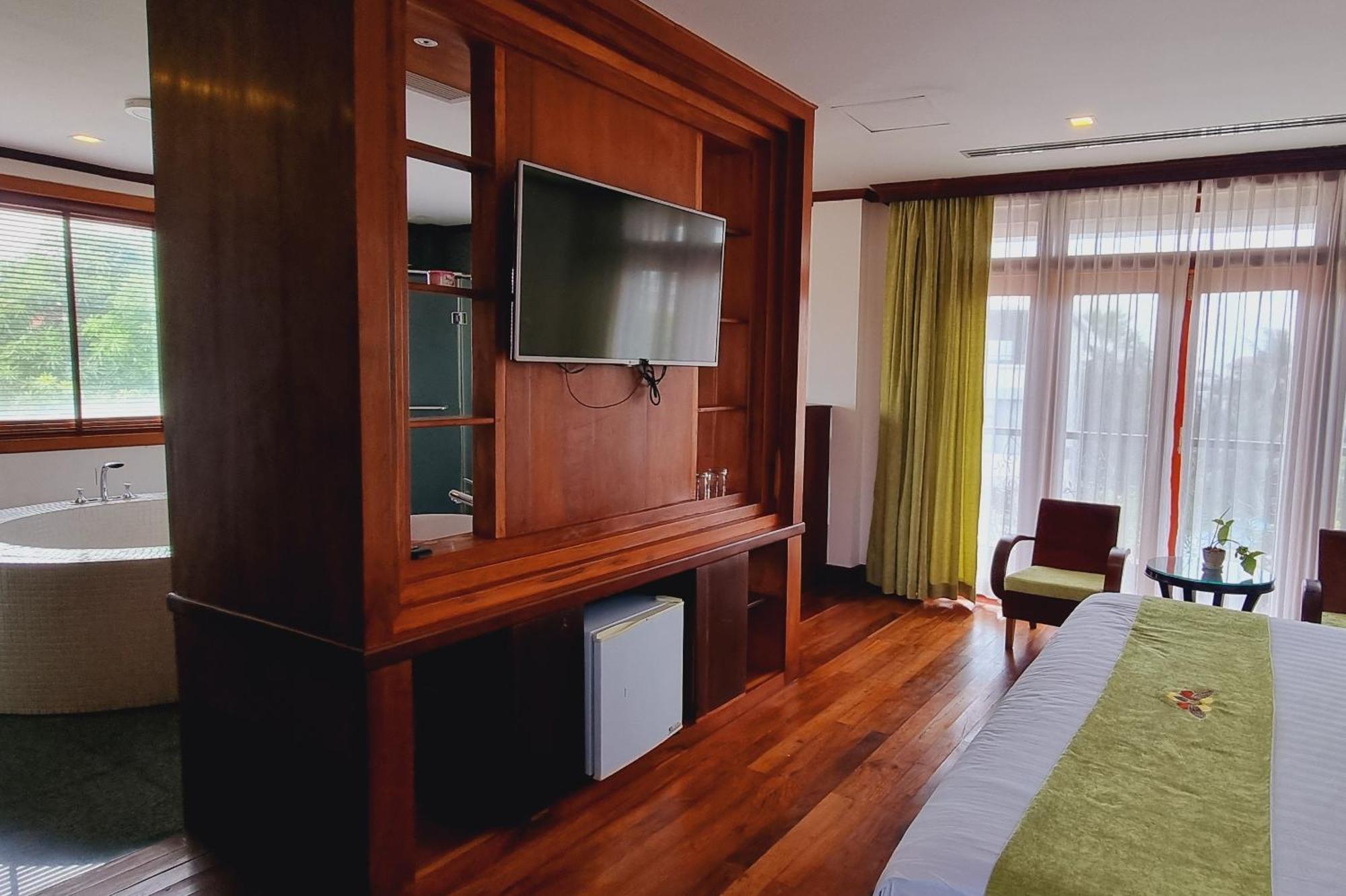 Vid Angkor Boutique
