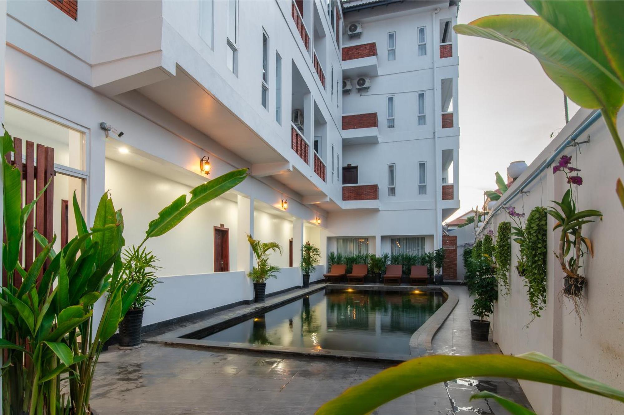 Golden Sanctuary Boutique Hotel