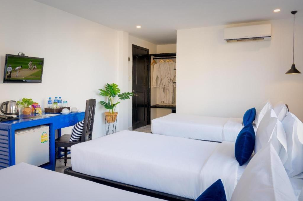Popular & Hotel