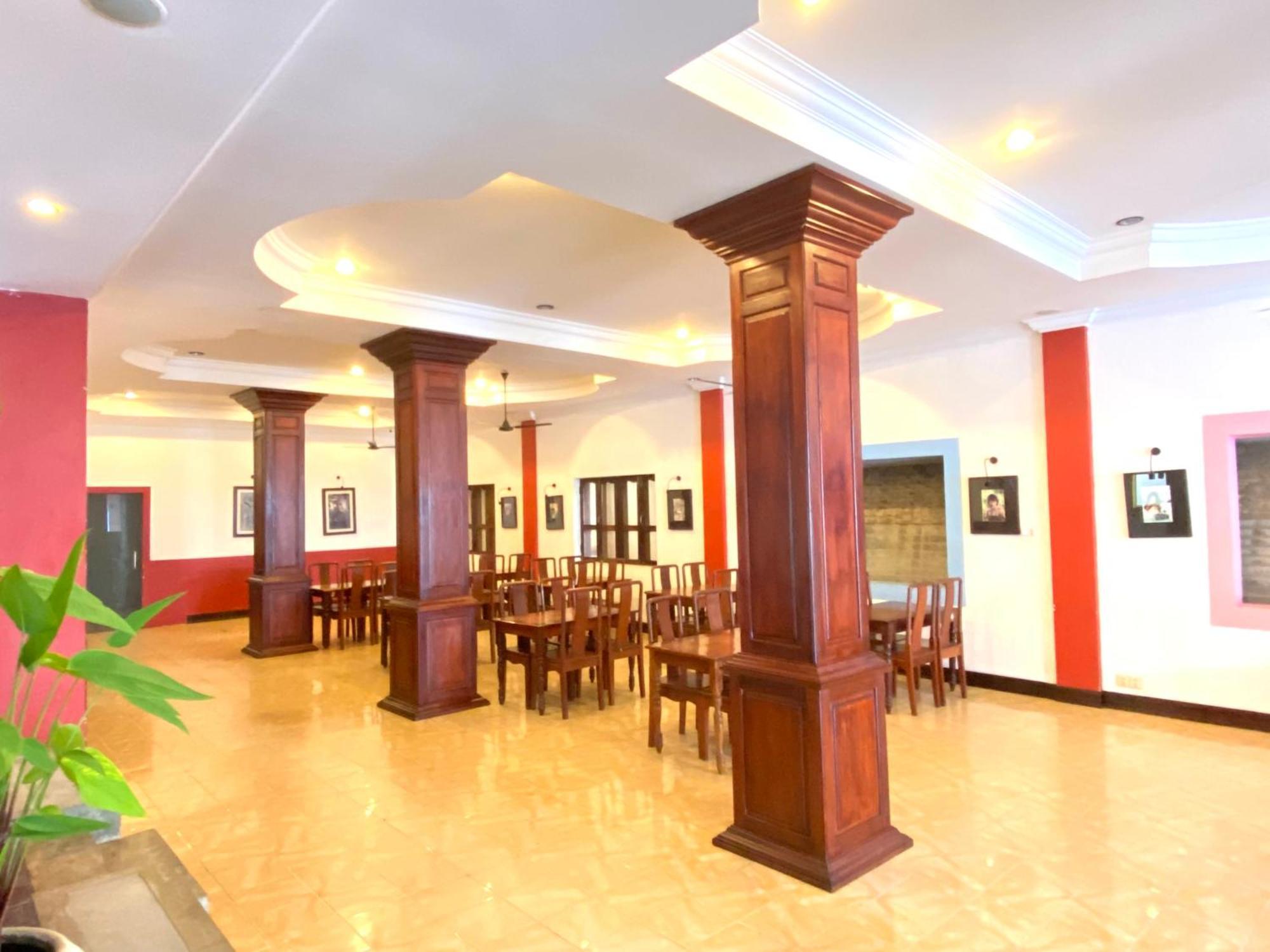 Vplus Hotel 3*