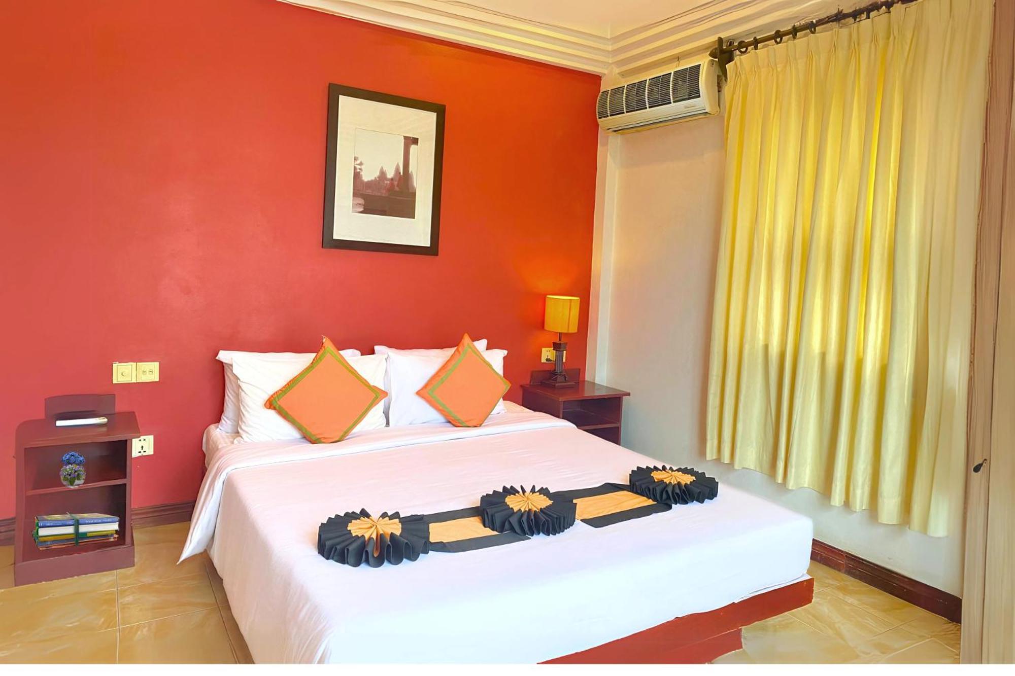 Vplus Hotel 3*