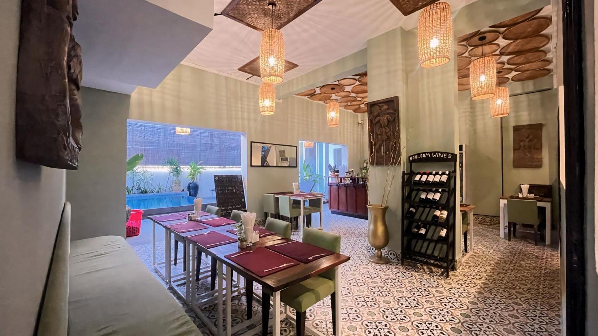The Center Point Hotel 4*