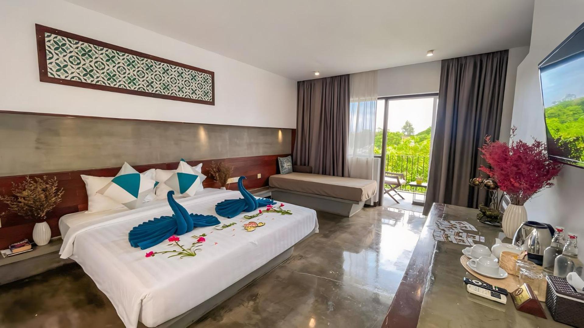The Calm Oasis Hotel