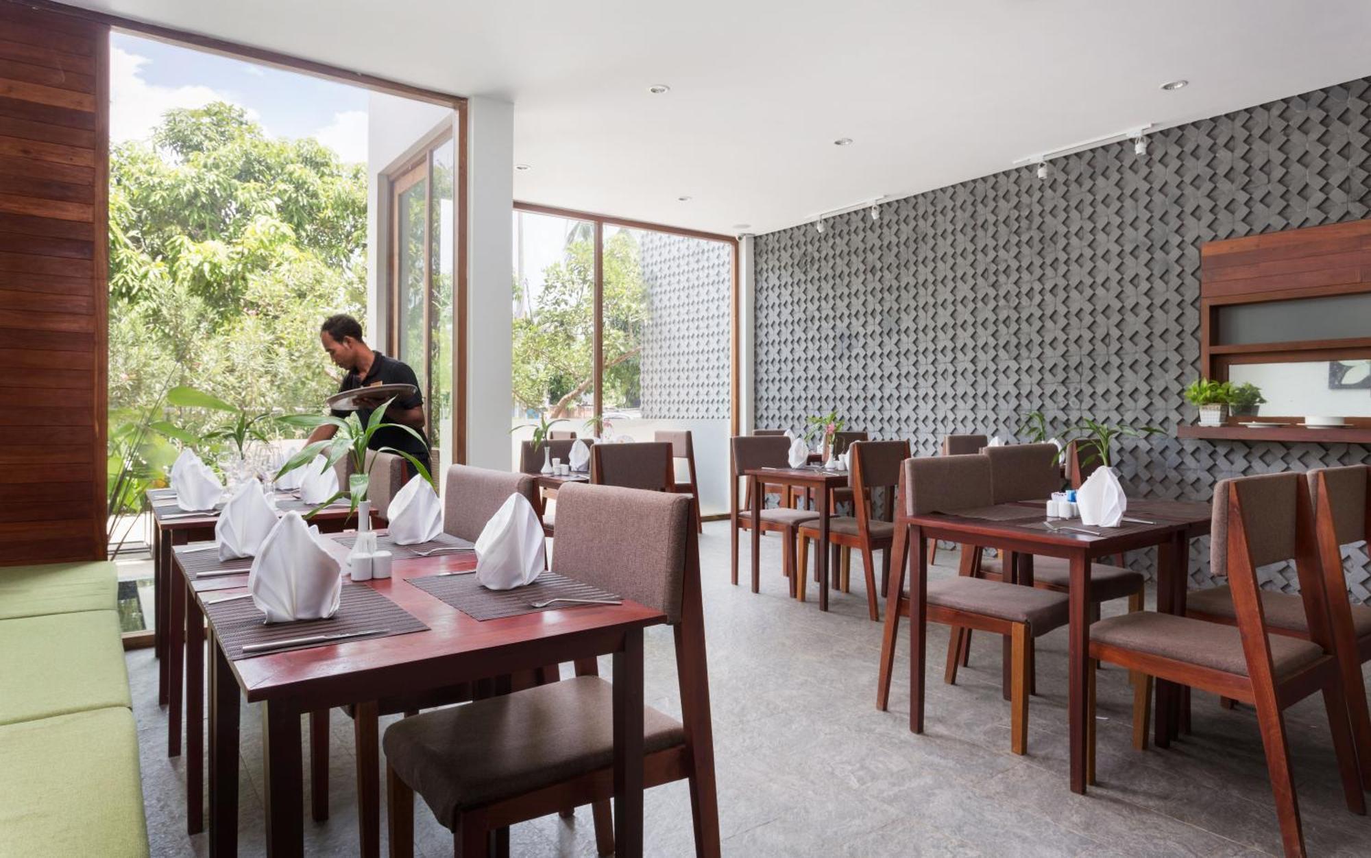 The Calm Oasis Hotel
