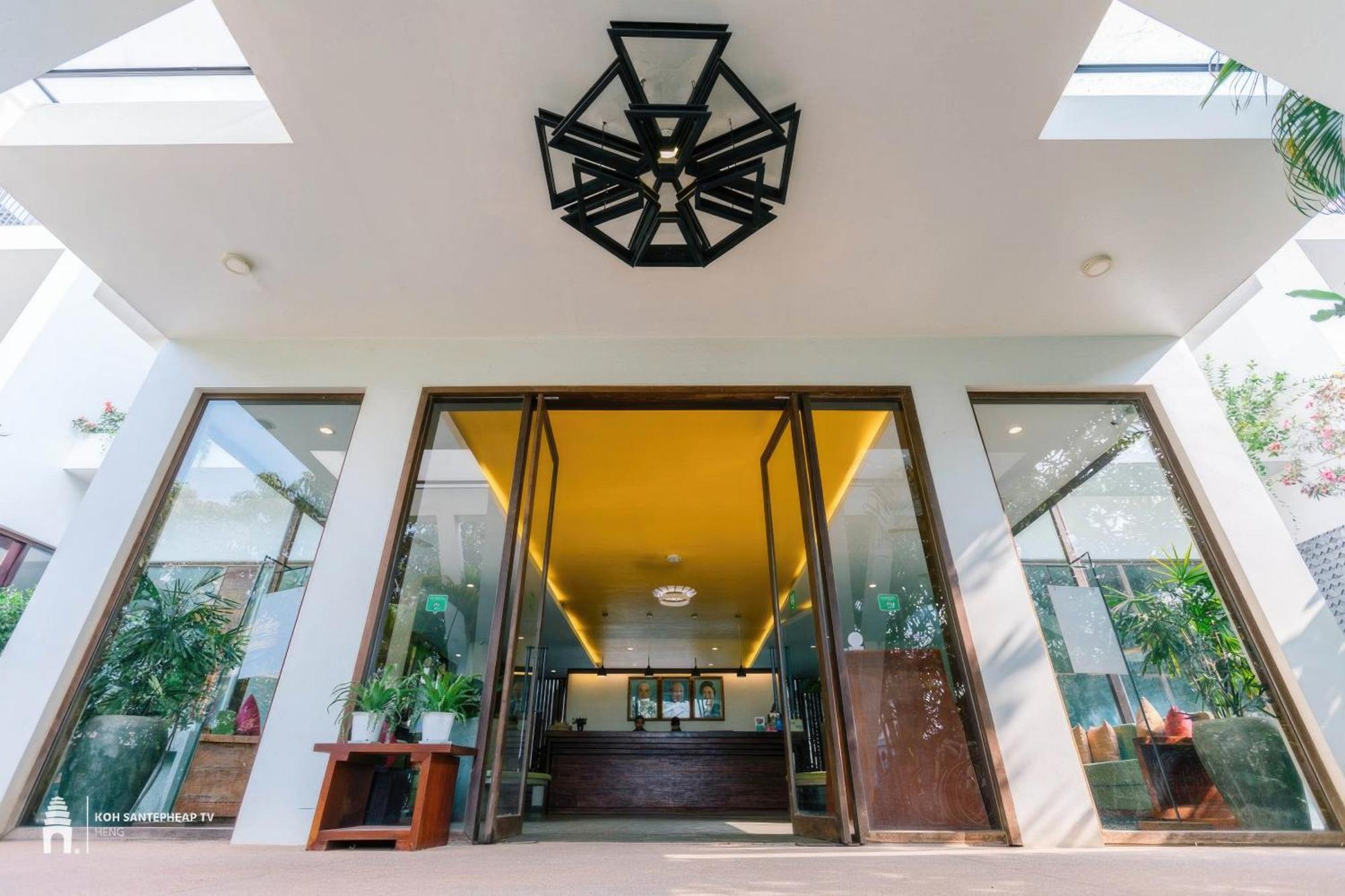 Hotel The Calm Oasis 4*