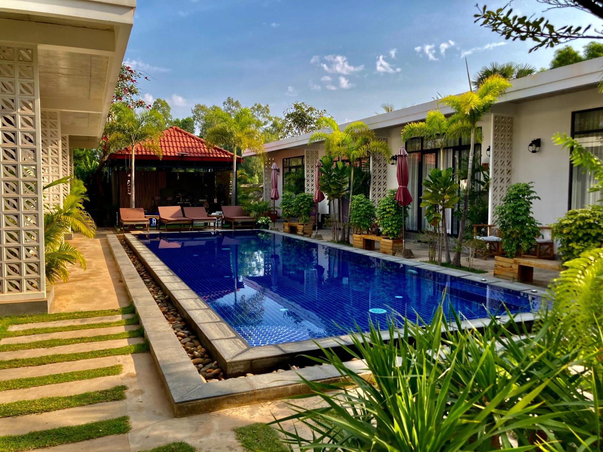 Enchanted Pool Siem Reap, Right Near The Wake Park Holiday home