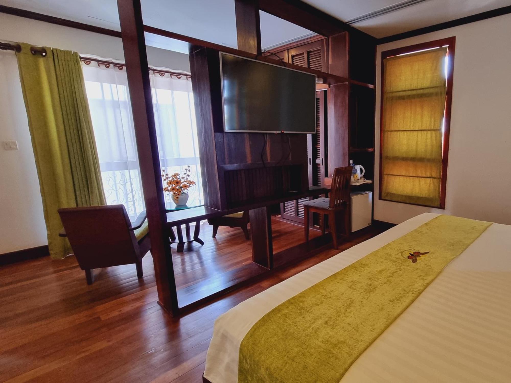 Vid Angkor Boutique