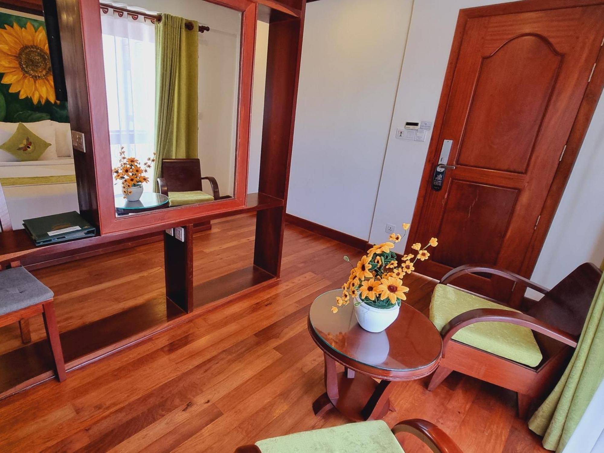 Vid Angkor Boutique