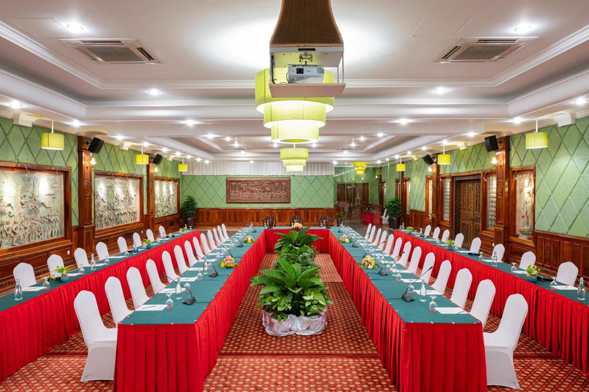 Somadevi Angkor & Hotel 5*