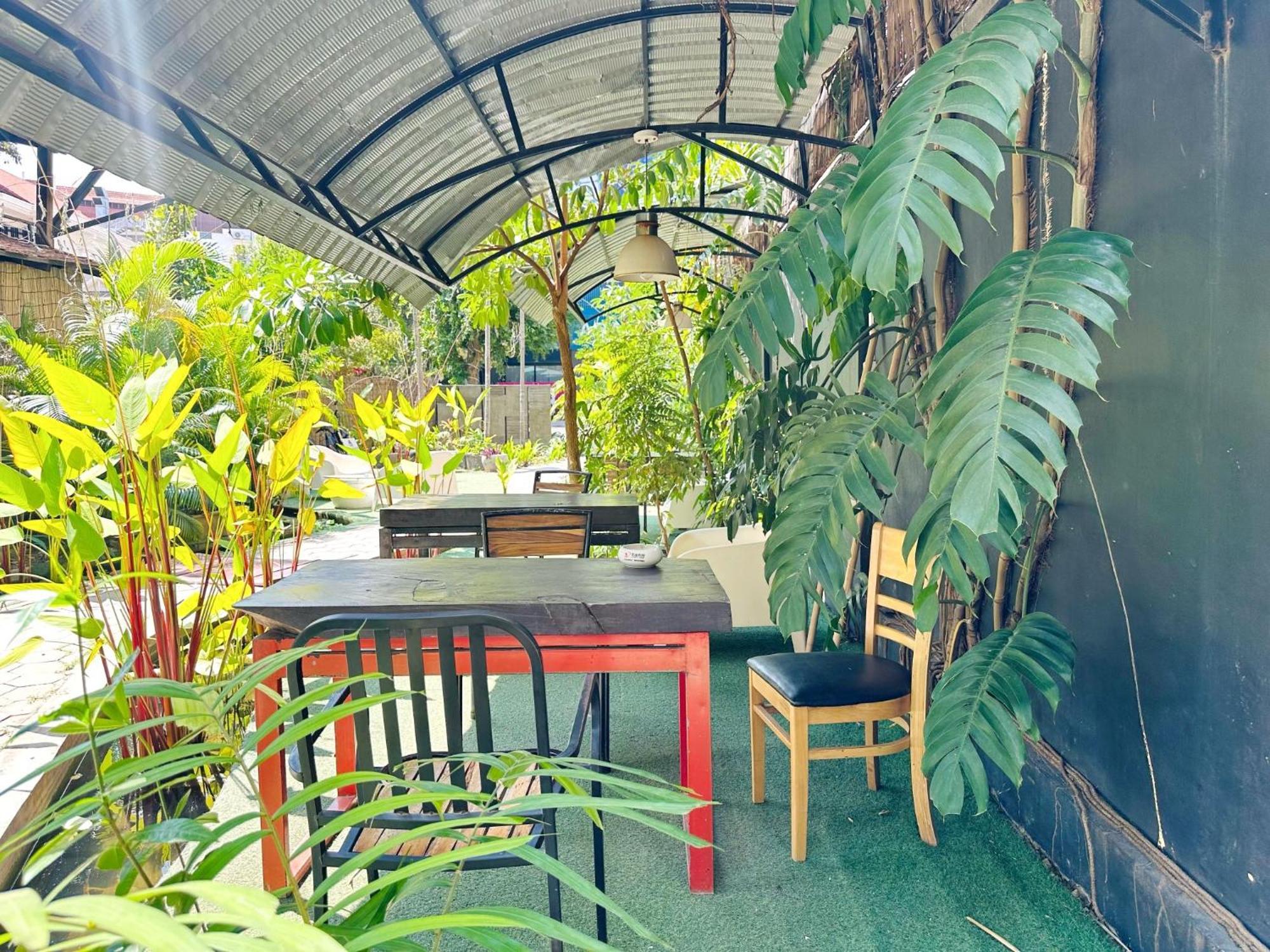Botanic Garden Hotel