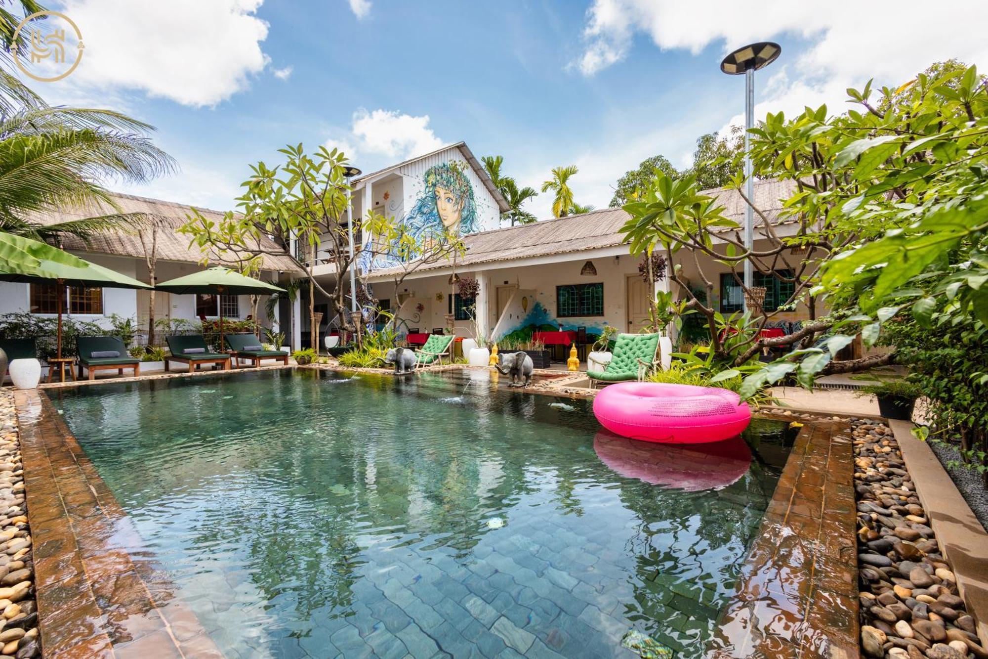 Boutique Khách sạn hẻo lánh *