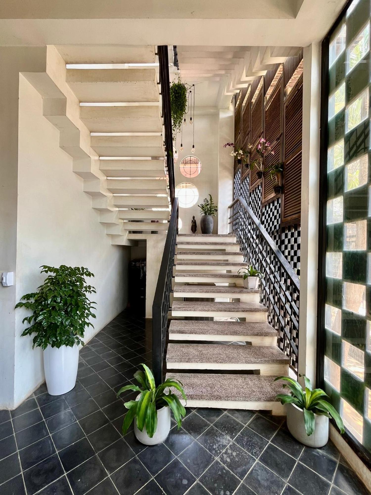 Apartment Canopy Family