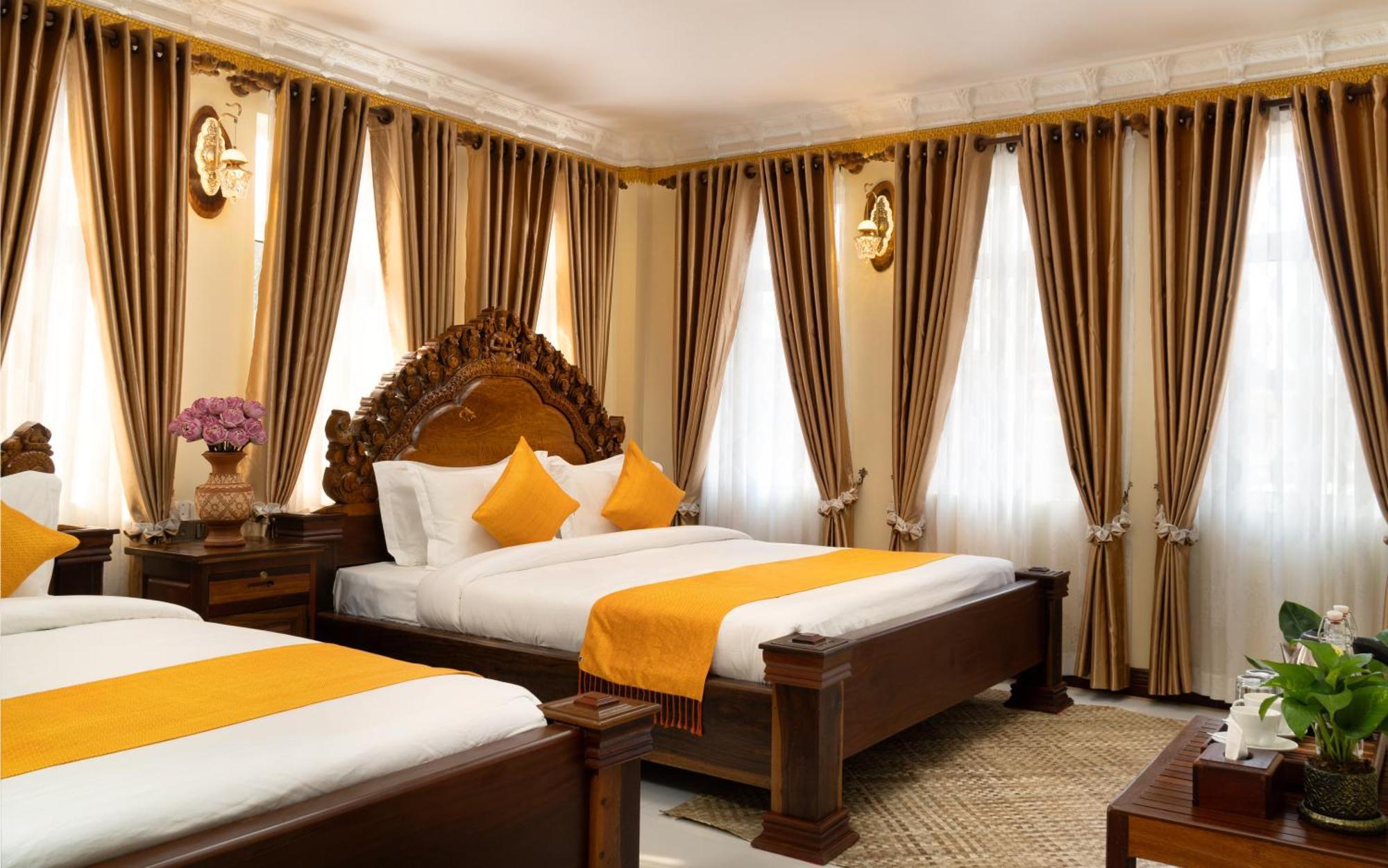 Bronam & Hotel 4*