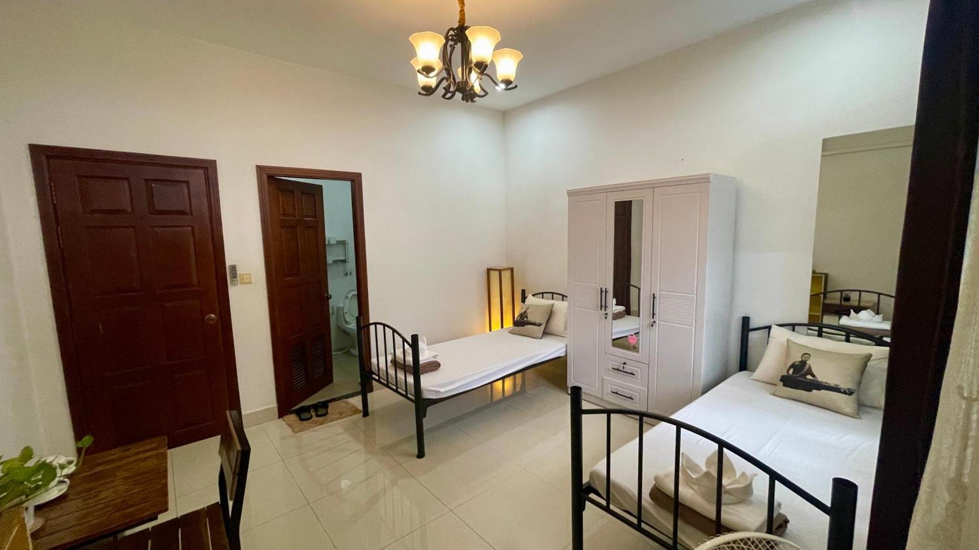 Rocky Cafe & Mini Hotel Siem Reap