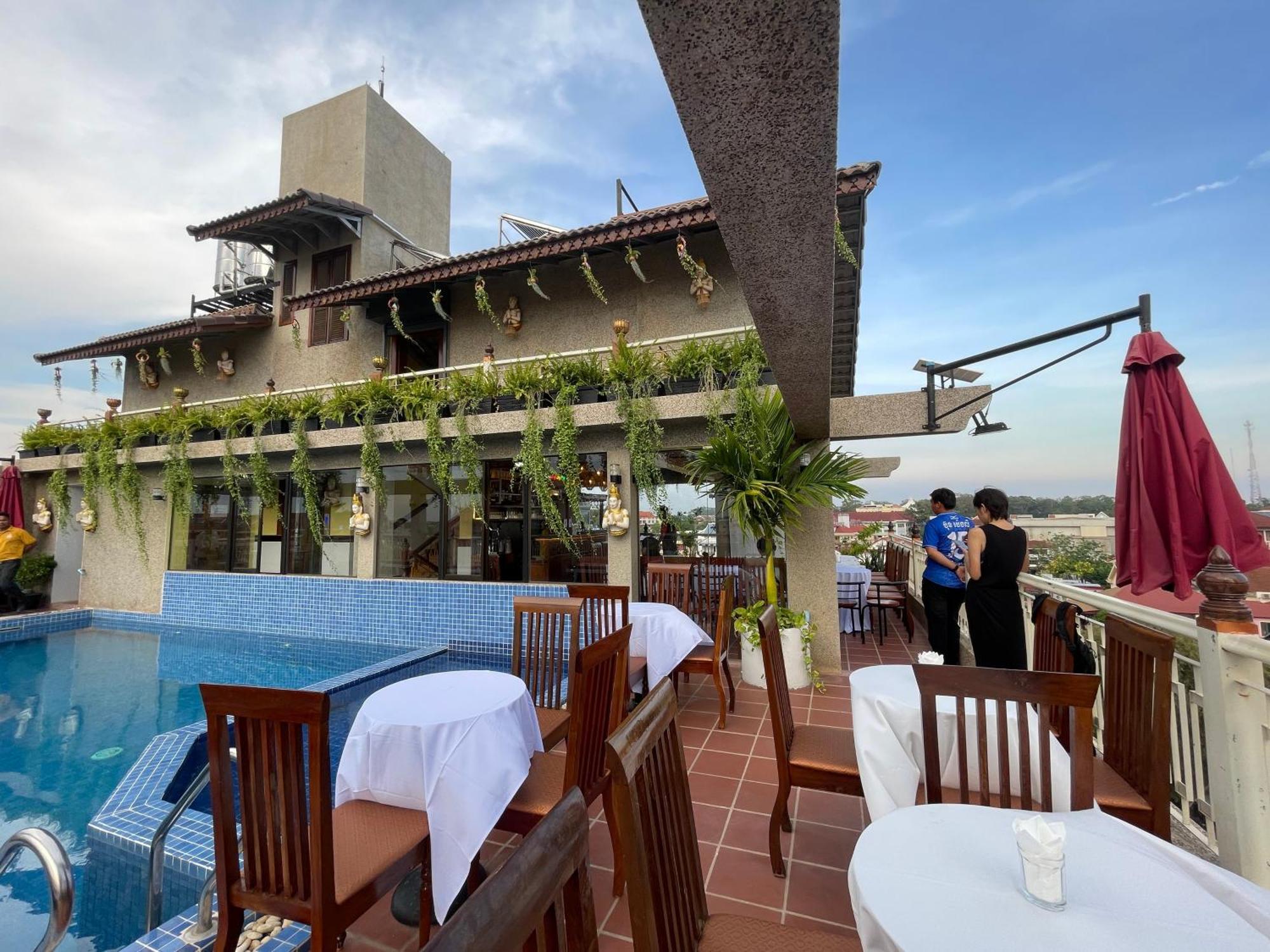 Bronam & Hotel 4*