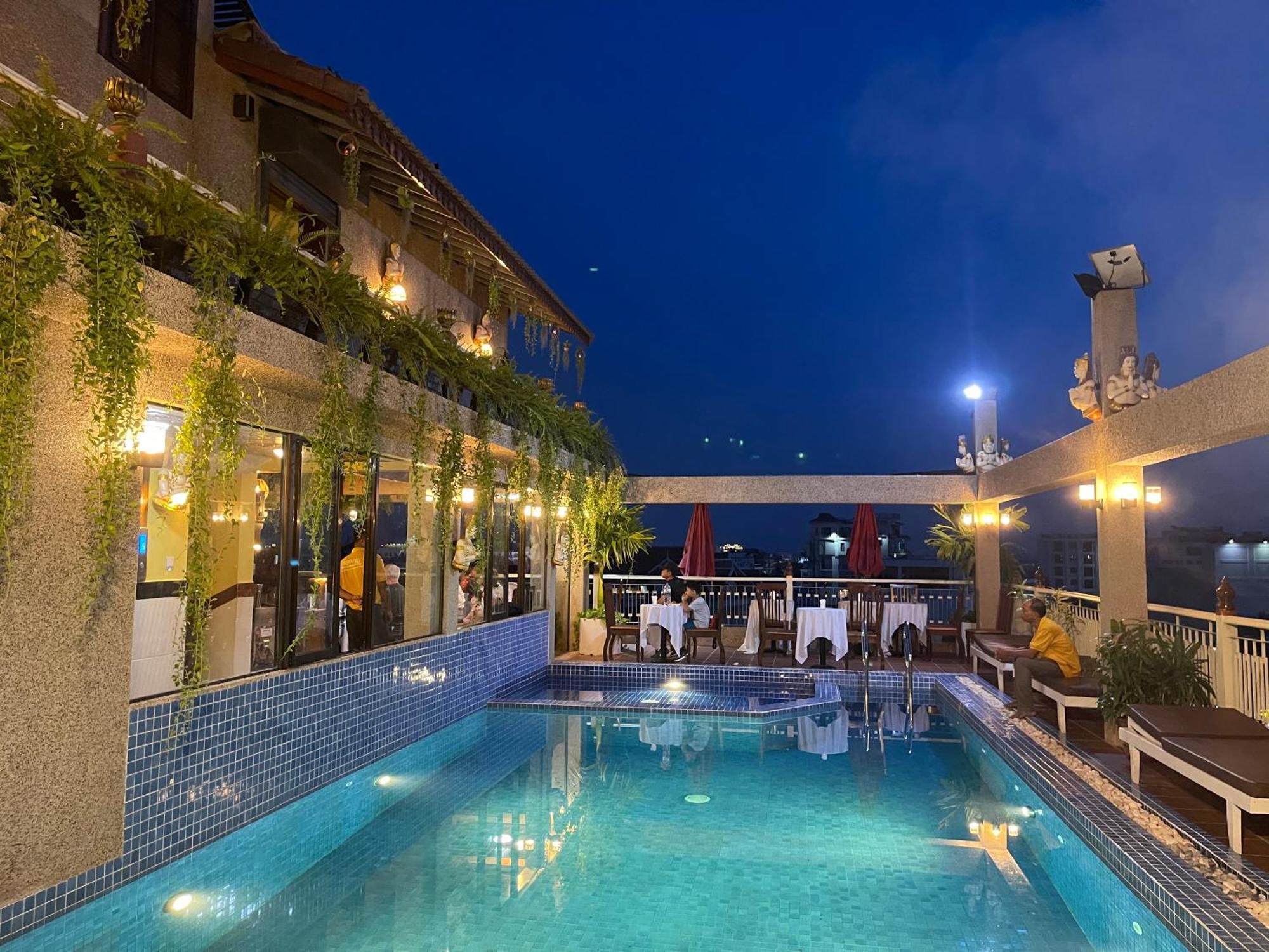 Bronam & 4* Siem Reap