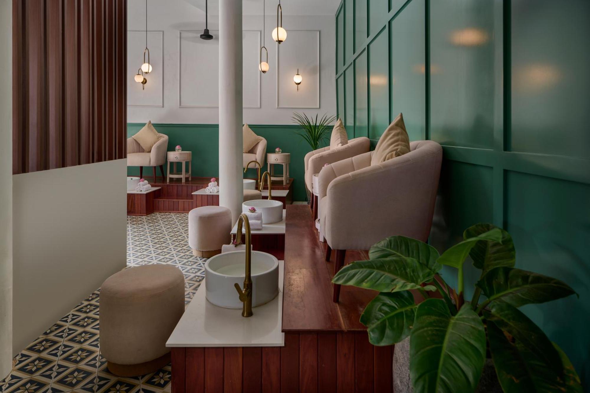 The Embassy Angkor & Khu nghỉ mát 5*