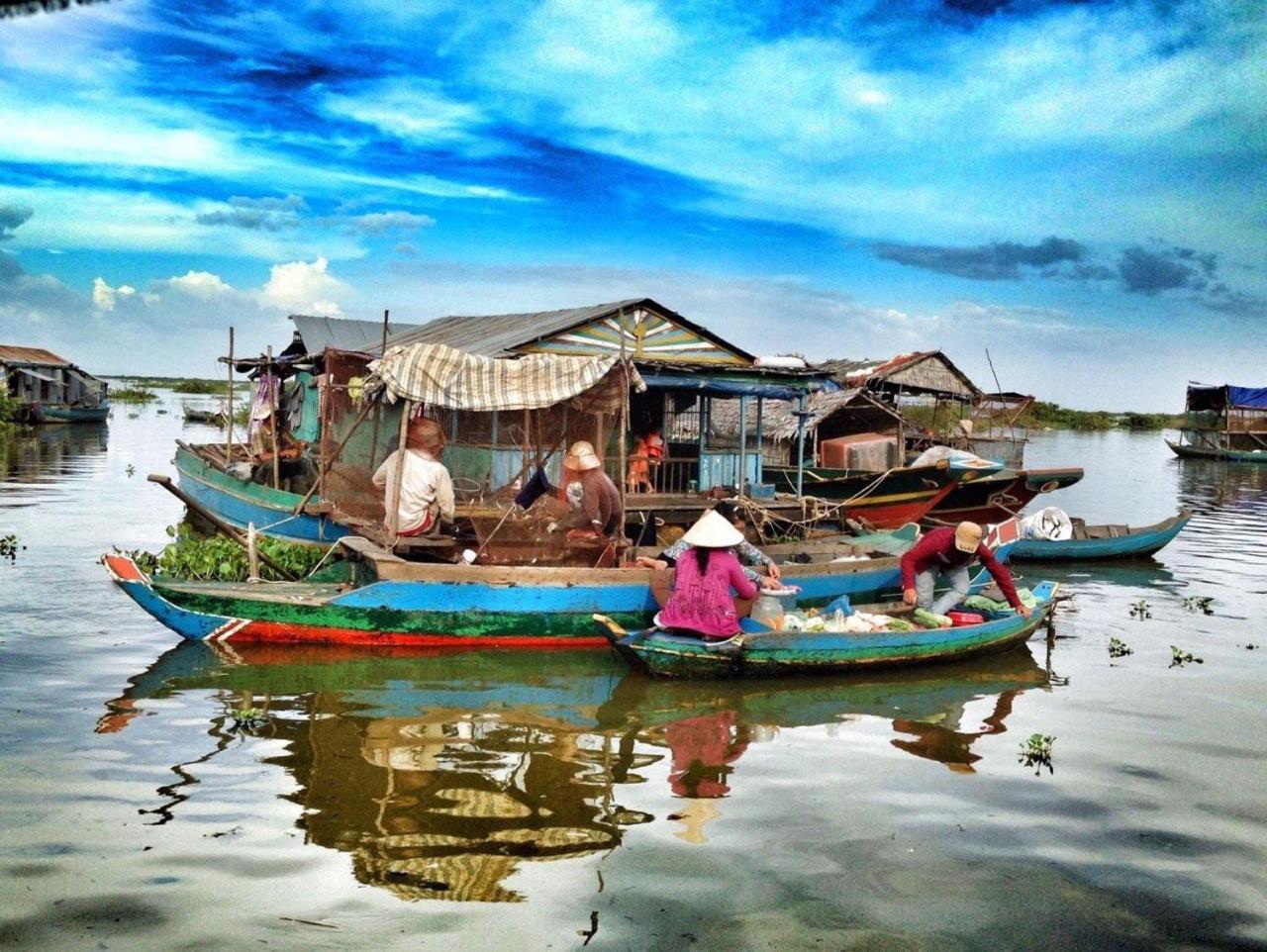 Sunset At Floating Village Private Tour &guide *
