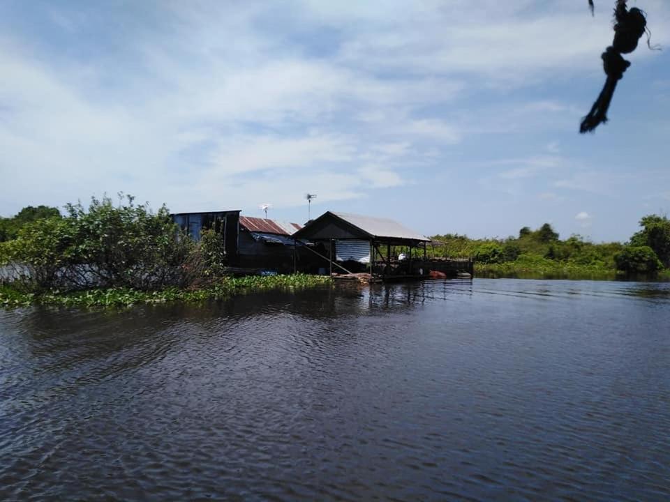 Sunset At Floating Village Private Tour &guide Botel *
