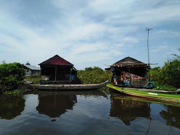 Sunset At Floating Village Private Tour &guide Botel Siem Reap