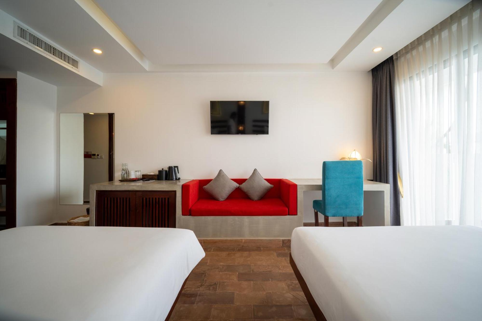 Angkor Breeze & Hotel 4*
