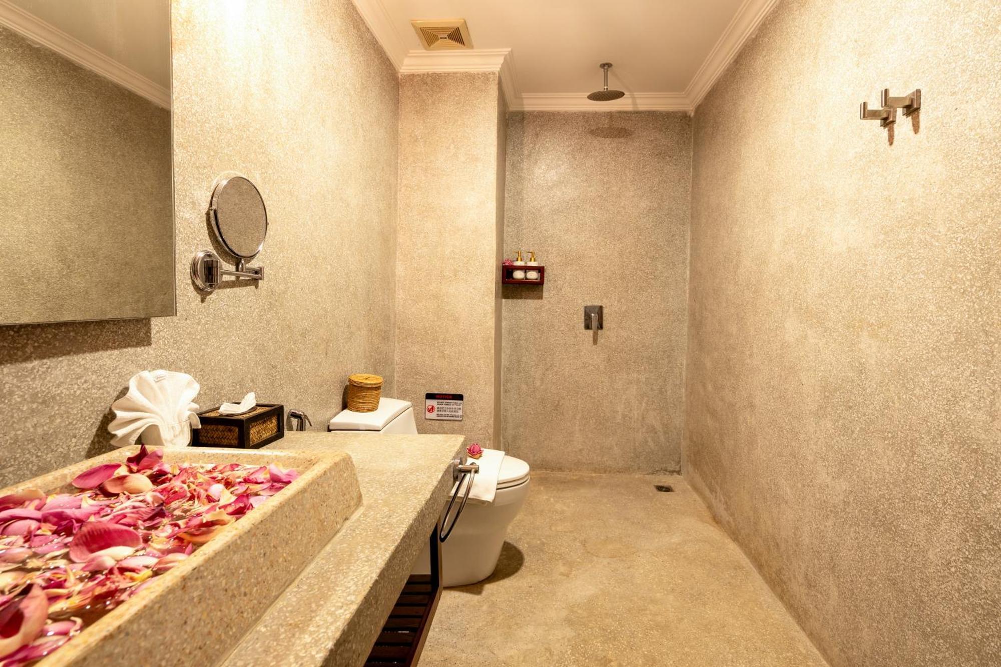 Hotel Angkor Breeze &