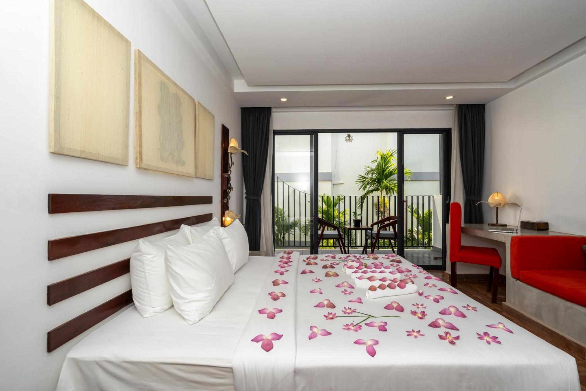 Angkor Breeze & 4*