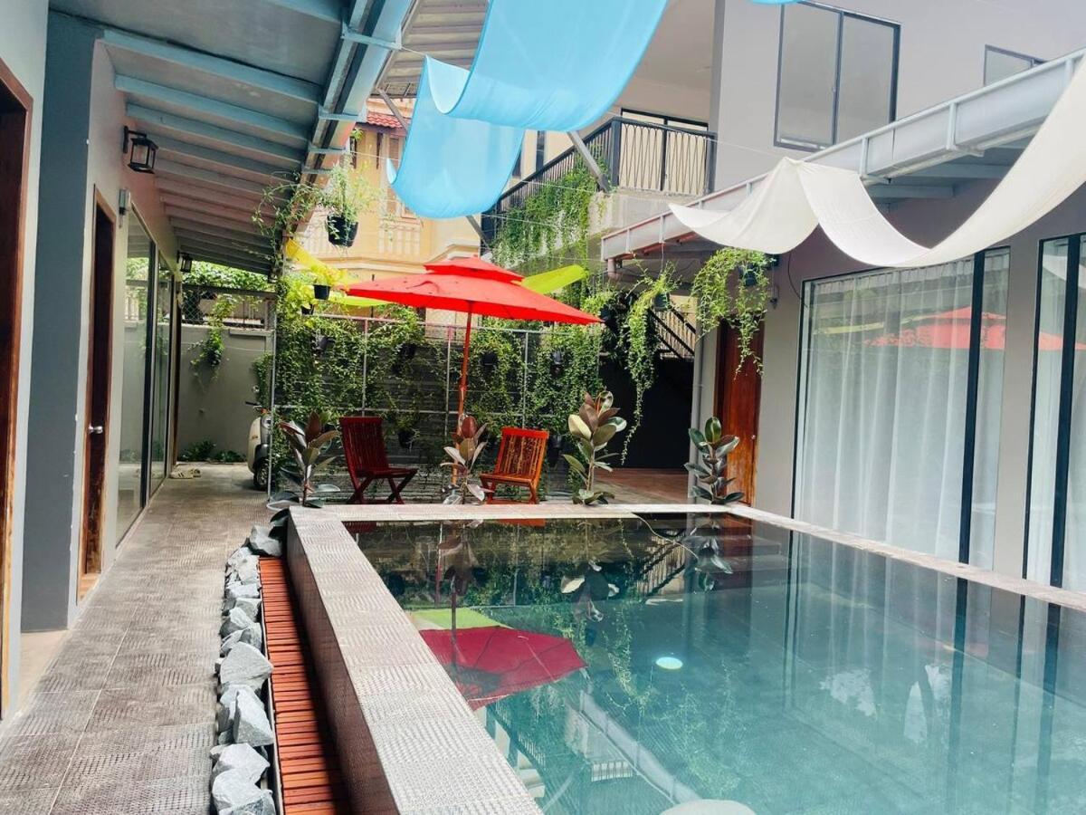 5mins From And Pool At Your Door Apartment *