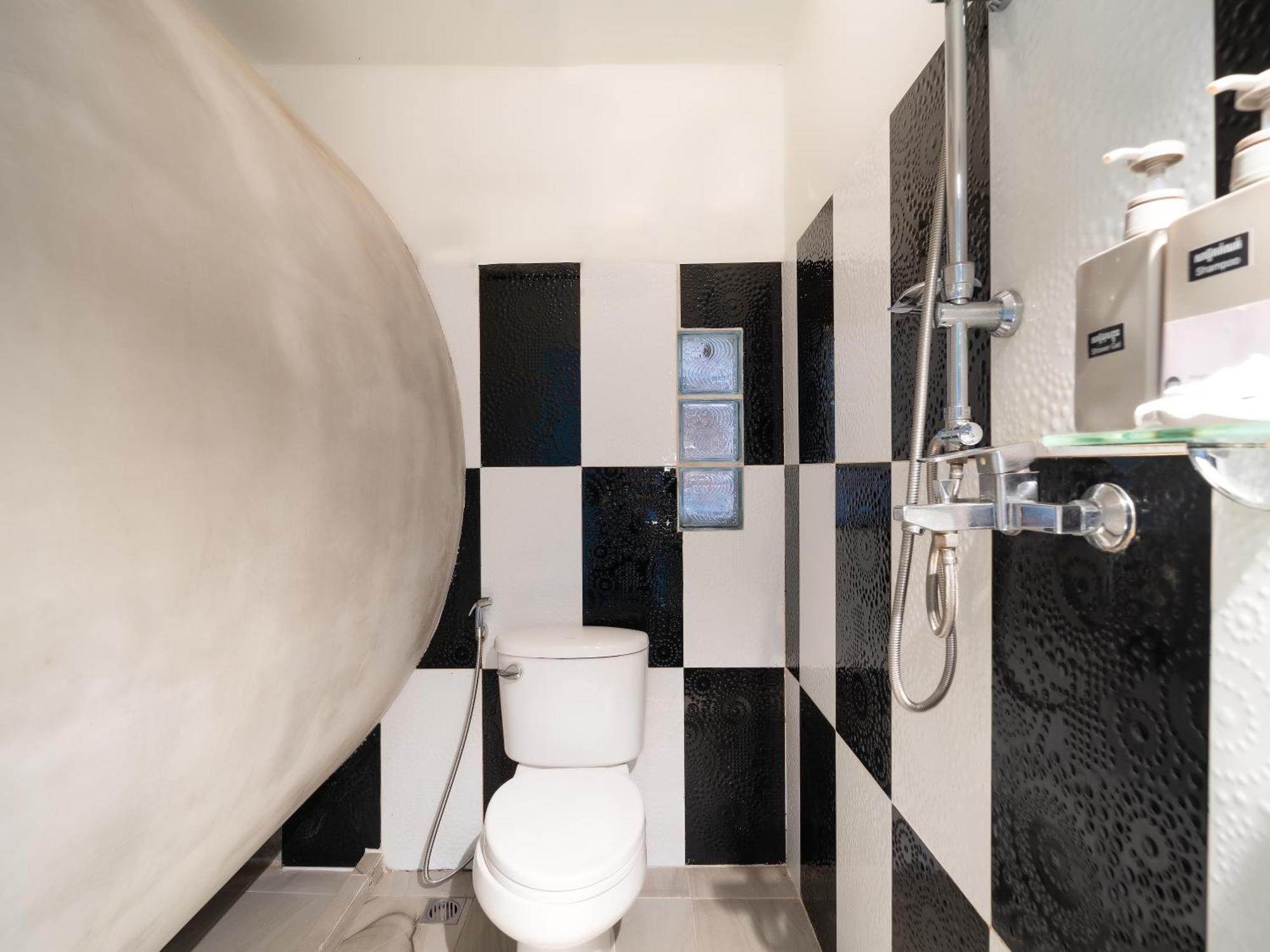 Family-style 3-bedroom Unique By Tunnel *