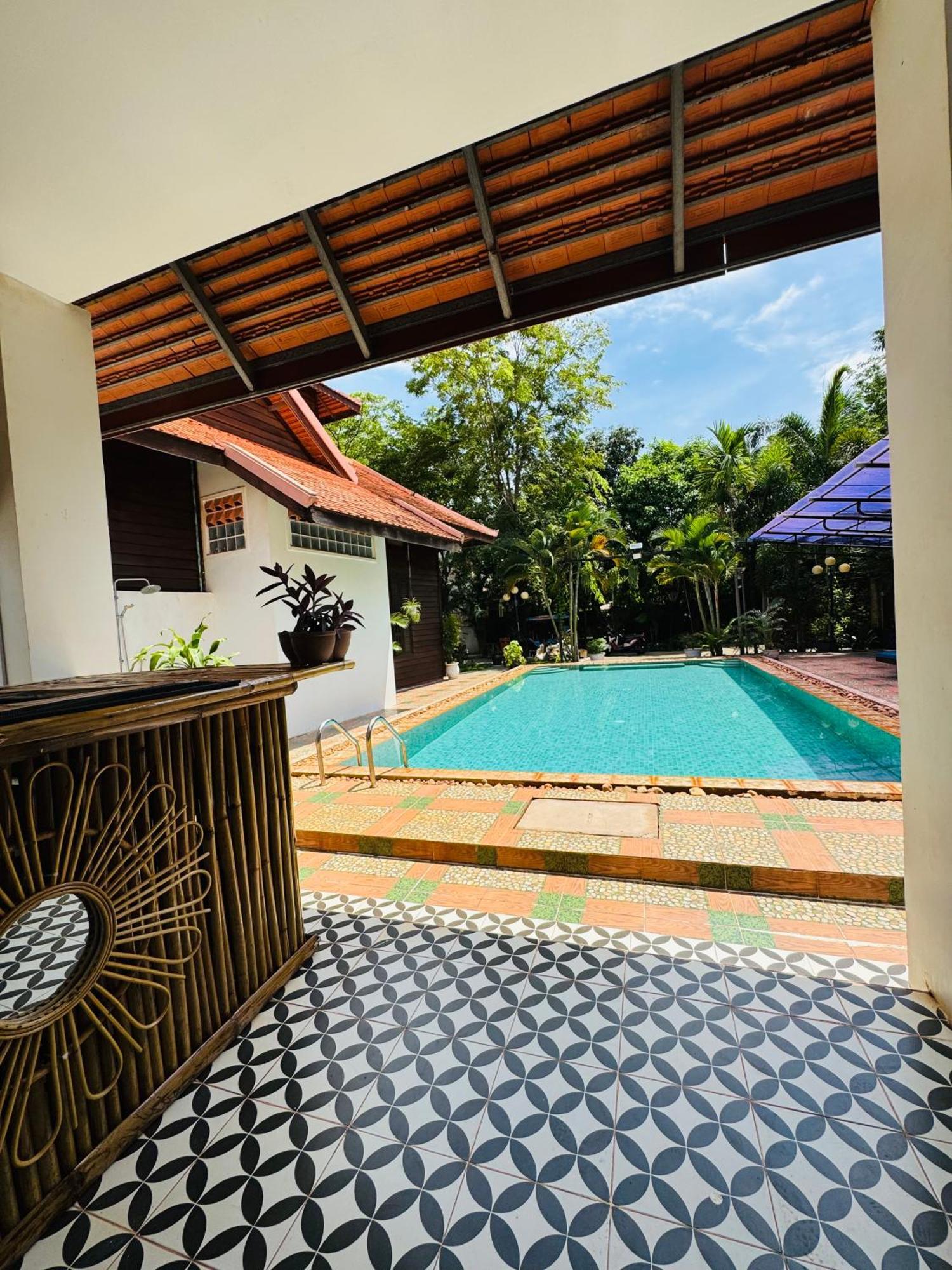 Hotel Platinum Haven & Gardens