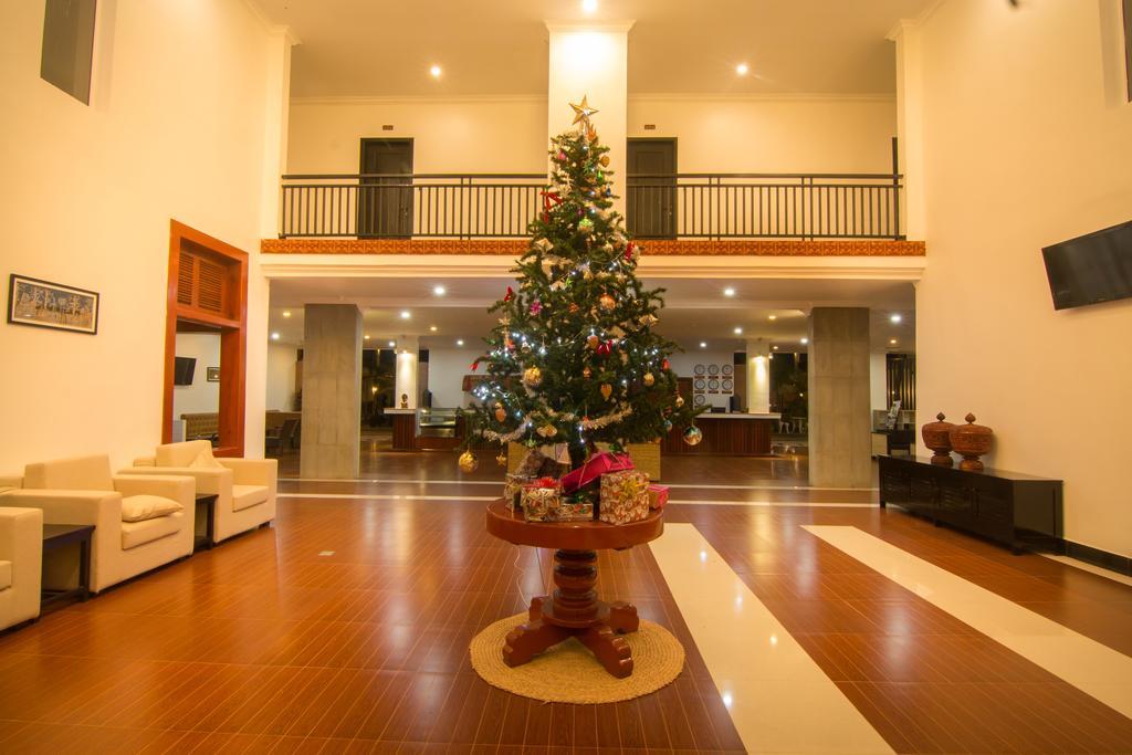 Crown Angkor & 4*