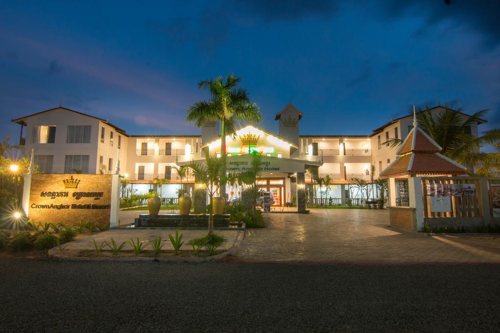 Crown Angkor & 4*