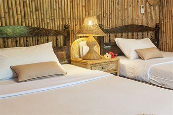 Resort Palm Village &