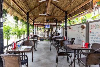 Pension Lodge Hostel *