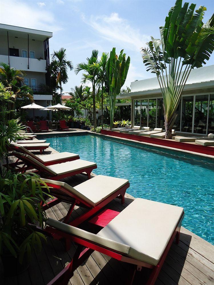 Hotel Men's &