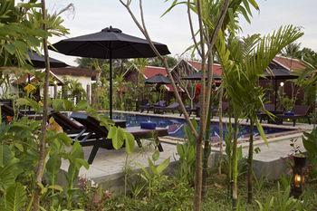 Bunwin Plantation Khách sạn 3*