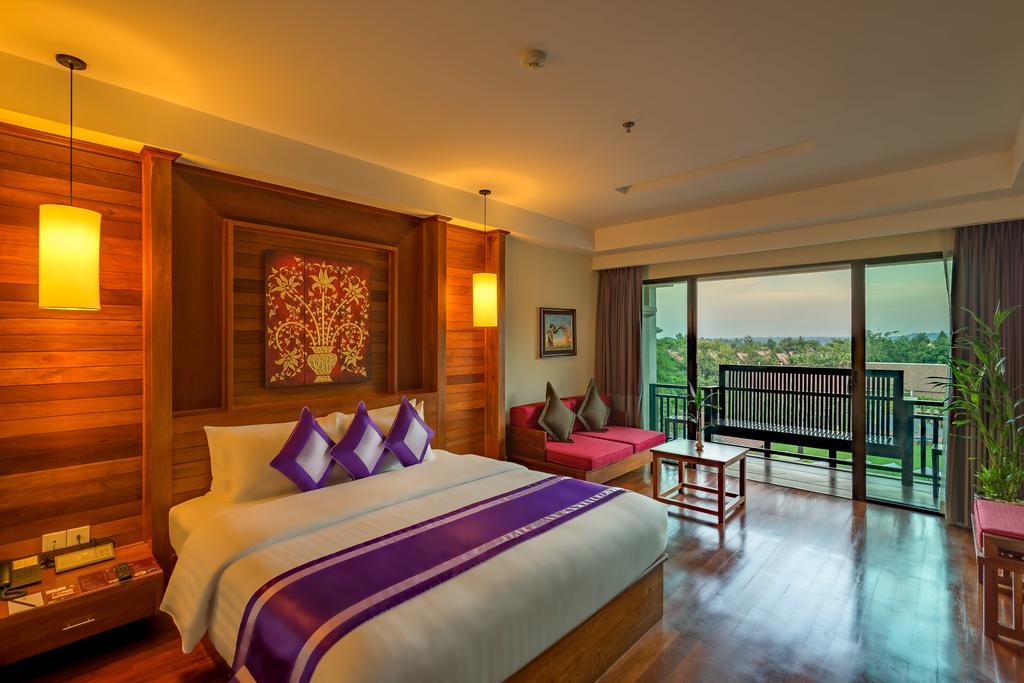 Angkor Miracle Reflection Club