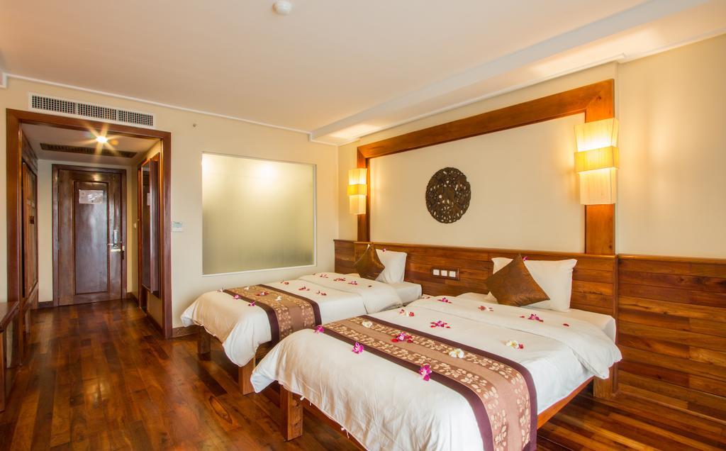 Royal Empire Premium Hotel